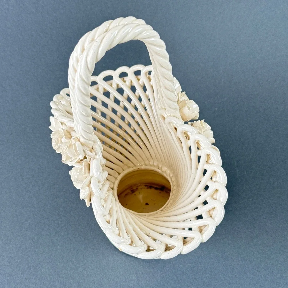 Ceramic Lattice‎ Basket Vintage Cream Floral Rose Twisted Handle 9.5in Excellent